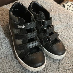 Dogi Leather high shoes.